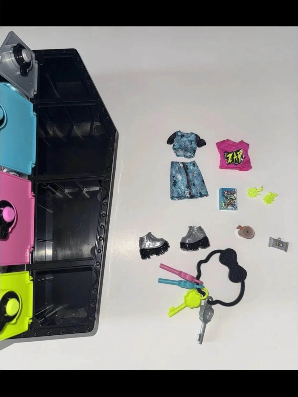 Monster High Skulltimate Secrets Claudine and Frankie Doll Set of 2